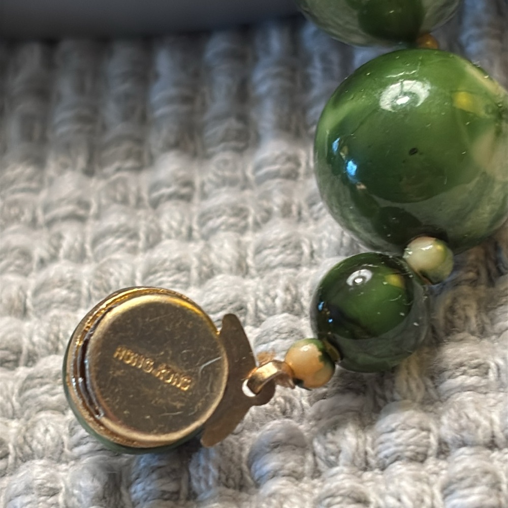 Vintage Elegant Jade Green Beaded Necklace!! - Picture 5 of 6